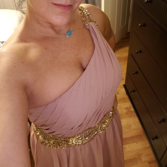 💞💞Formal Gown💞💞 - Picture 2 of 5